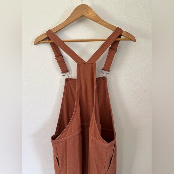 z supply 🌸 soft sweatpant material relaxed crop overalls - Picture 5 of 11